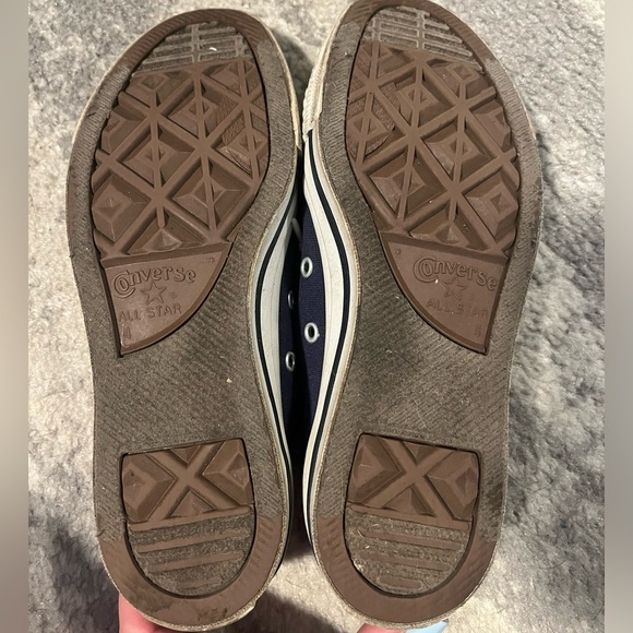Women’s Converse size 6 - Picture 5 of 6